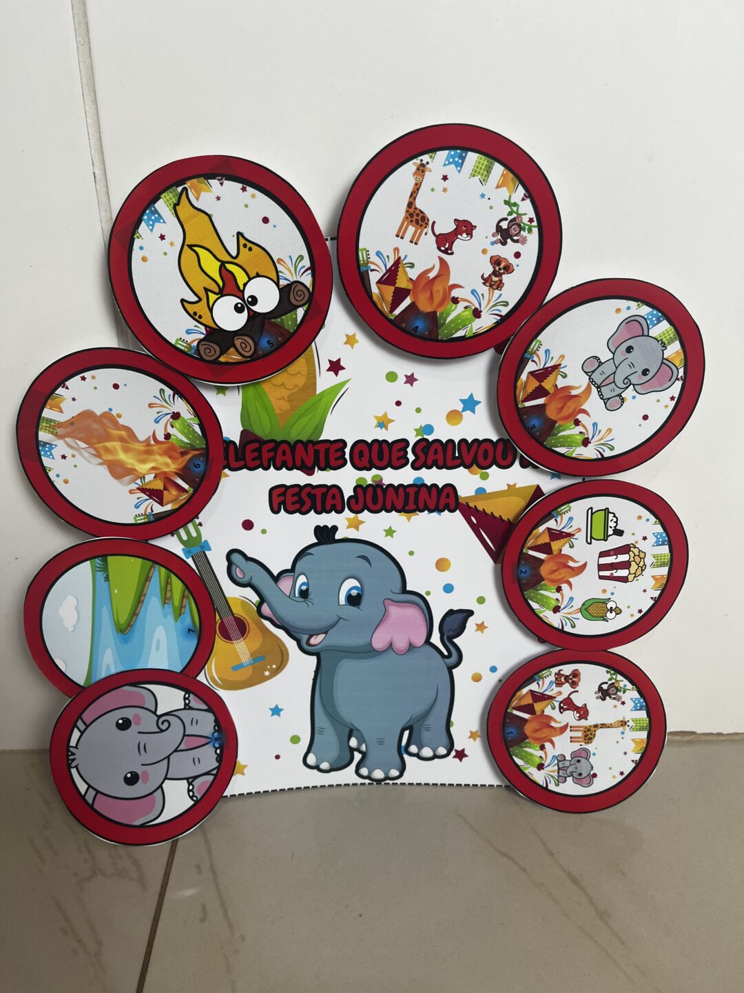 🎉🐘 História na Luva: “O Elefante que Salvou a Festa Junina”
